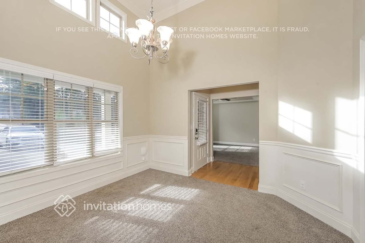 680 Herring Rd - Photo 6 of 18