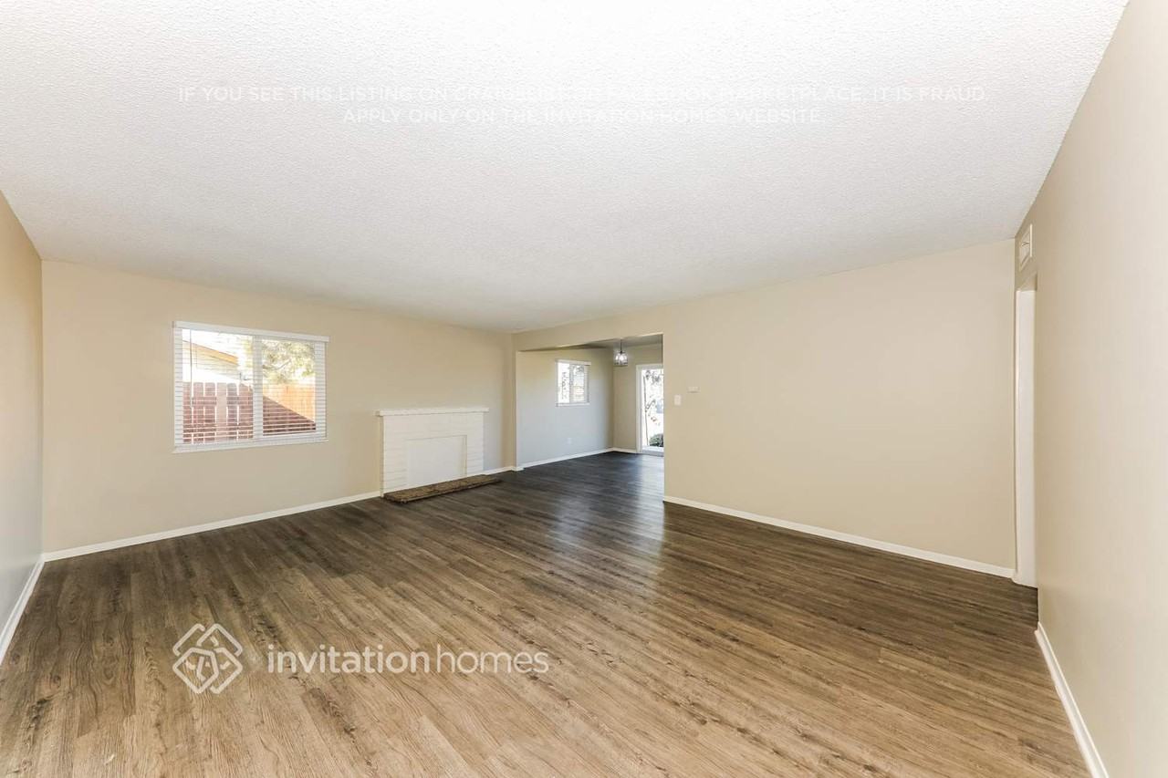 321 W Hacienda Dr - Photo 4 of 17