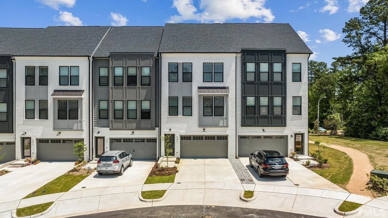 1239 Corkery Ridge Ct - Photo 3 of 33