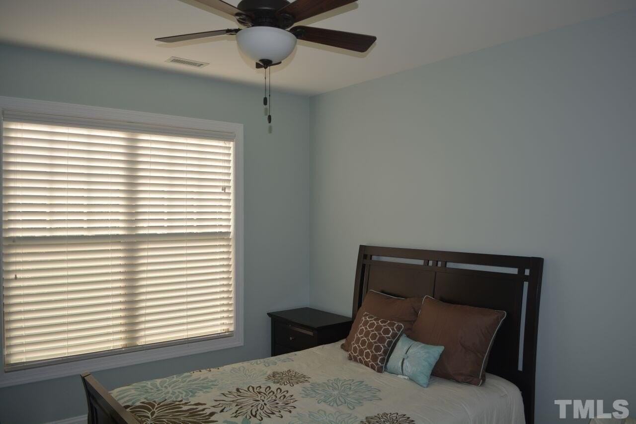 3913 Wedonia Dr - Photo 6 of 27