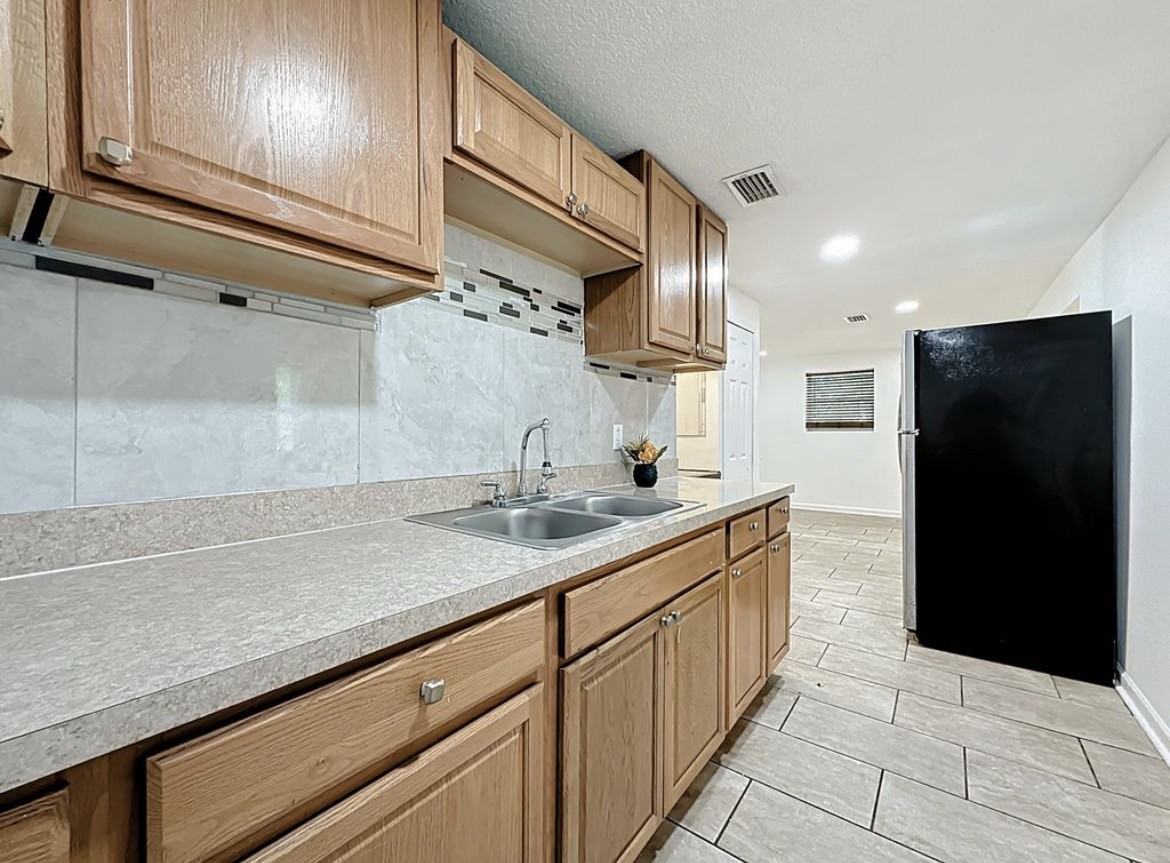 2842 Lucoma Dr #1 - Photo 4 of 8