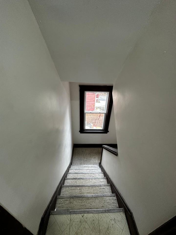 10601 Almira Ave #2 - Photo 3 of 16