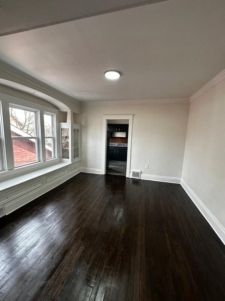 10601 Almira Ave #2 - Photo 5 of 16