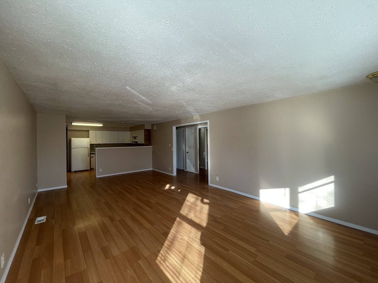 410 W 4th N #1 - Photo 3 of 9