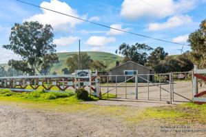 featured image of 3966 Dyer Rd