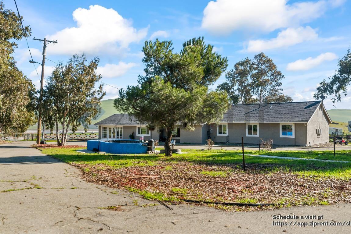 3966 Dyer Rd - Photo 4 of 42