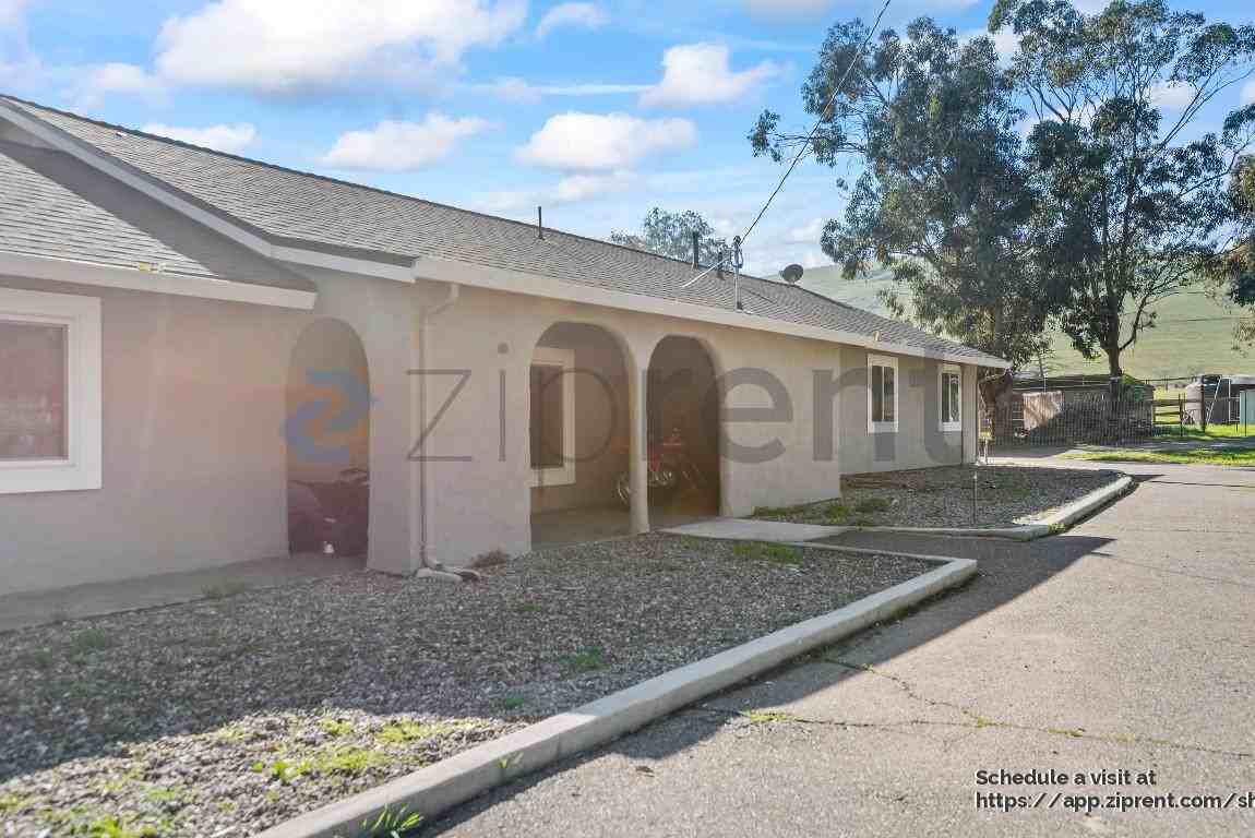 3966 Dyer Rd - Photo 7 of 42