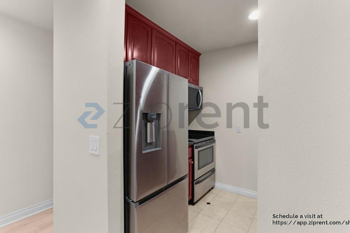 717 E Denny Way #2A - Photo 6 of 17