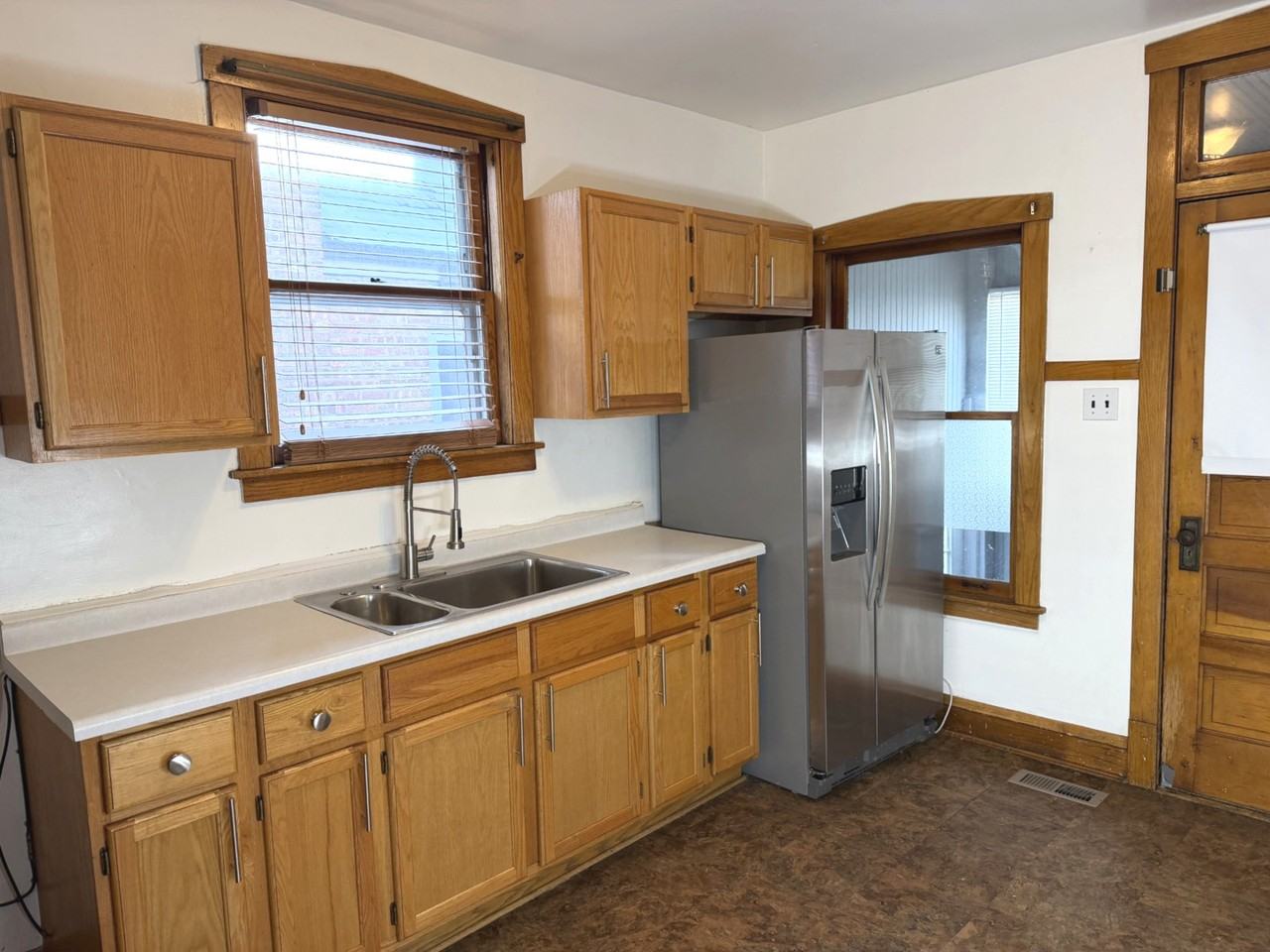 1940 Wenonah Ave - Photo 6 of 18