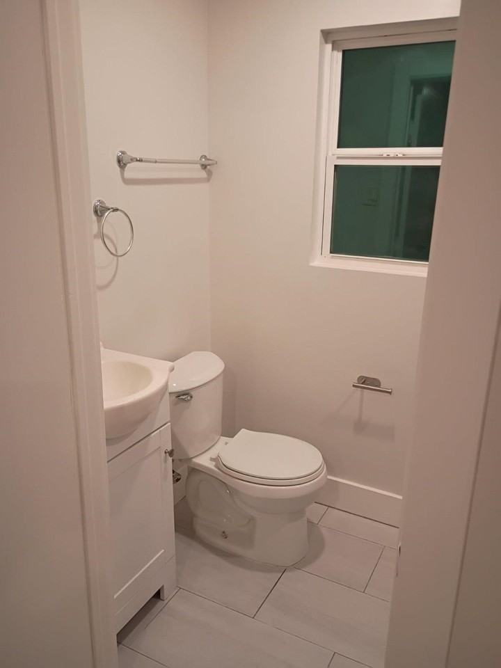 548 Majestic St - Photo 7 of 8