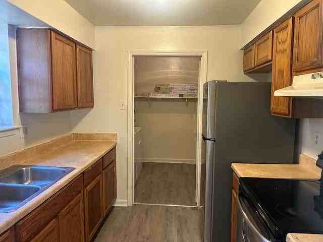 7818 Sand St - Photo 4 of 11