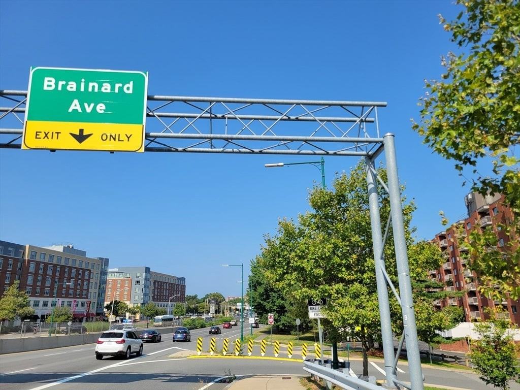 30 Revere Beach Pkwy - Photo 3 of 31