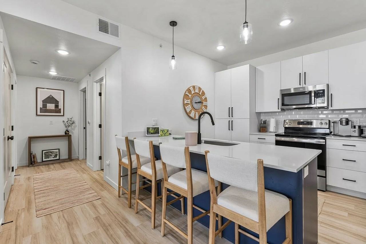 3131 Fleur Dr #507 - Photo 6 of 12