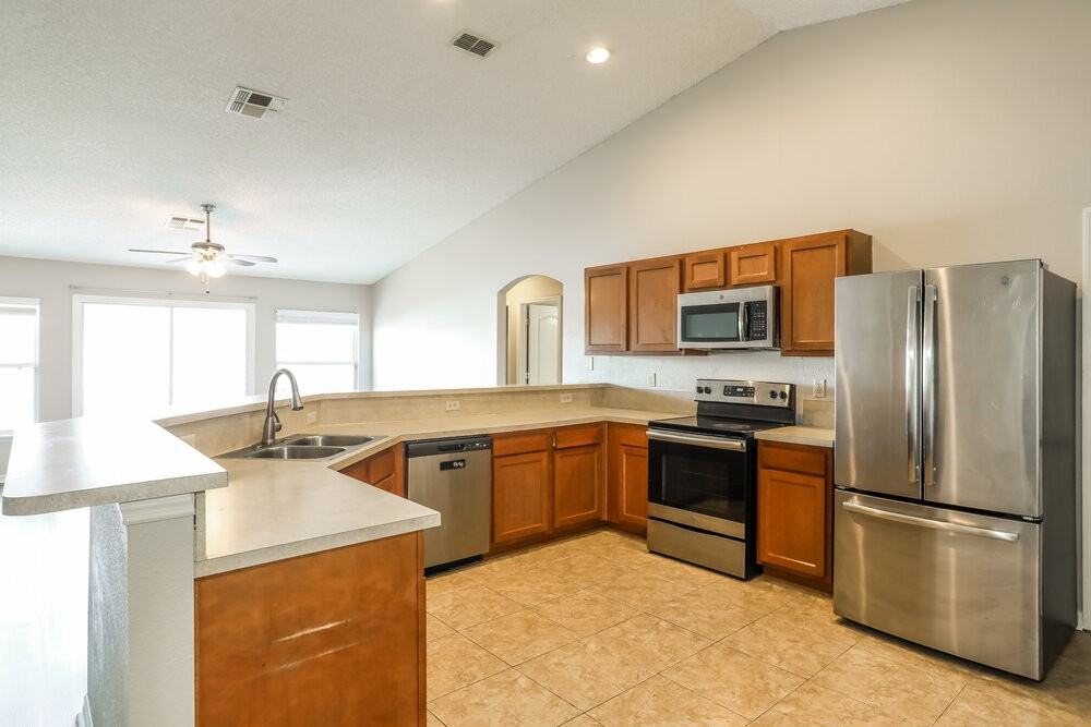 975 Deer Spring Dr - Photo 7 of 16