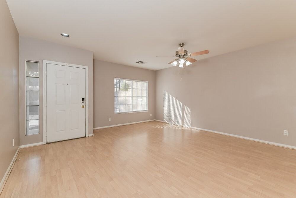 896 Eureka Falls Ct - Photo 5 of 17