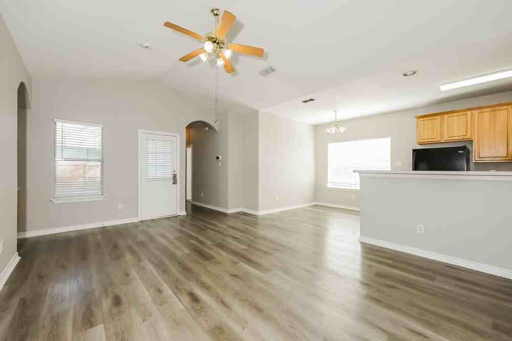 9309 Rhoni Ct - Photo 4 of 16