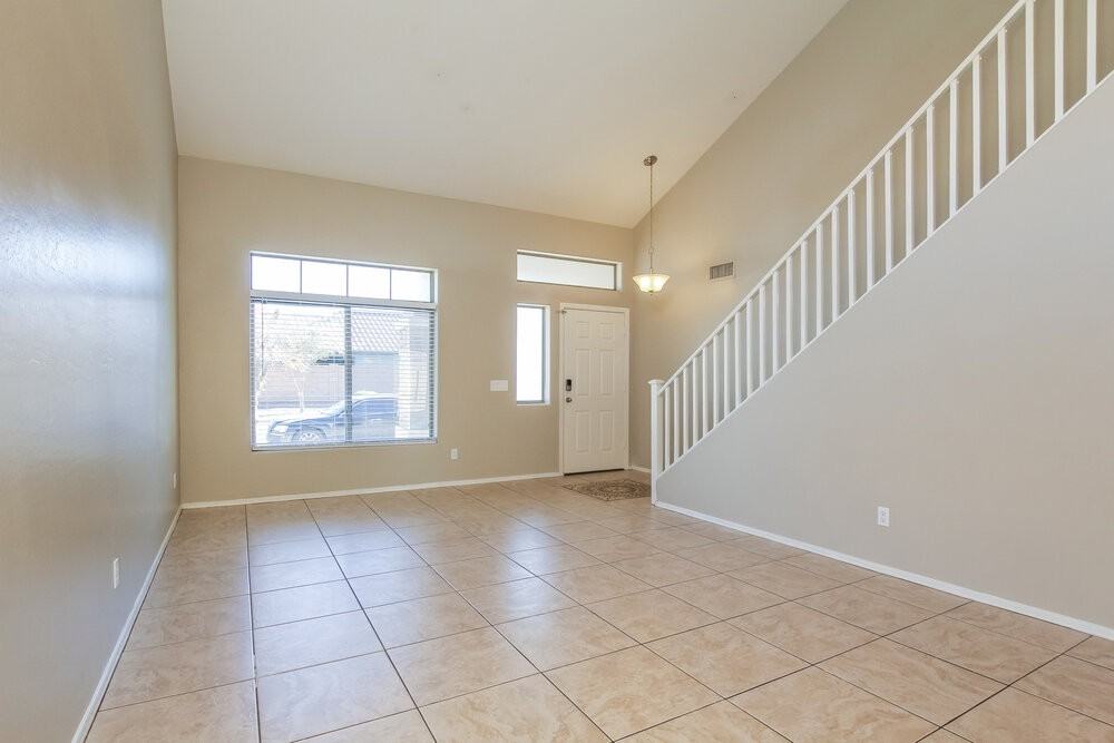 6216 S 52nd Dr - Photo 5 of 17