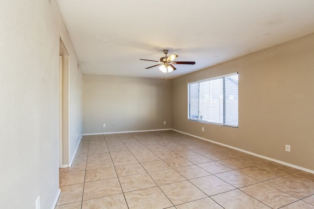 6216 S 52nd Dr - Photo 6 of 17