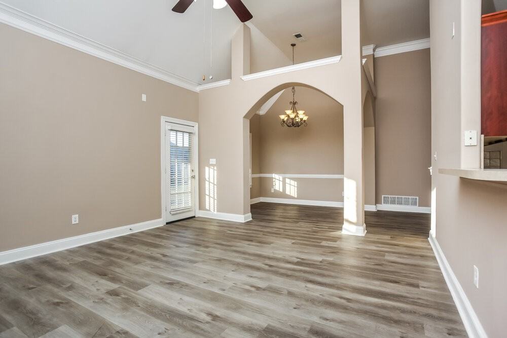 3045 Roseleigh Dr - Photo 4 of 16