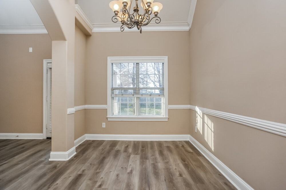 3045 Roseleigh Dr - Photo 5 of 16