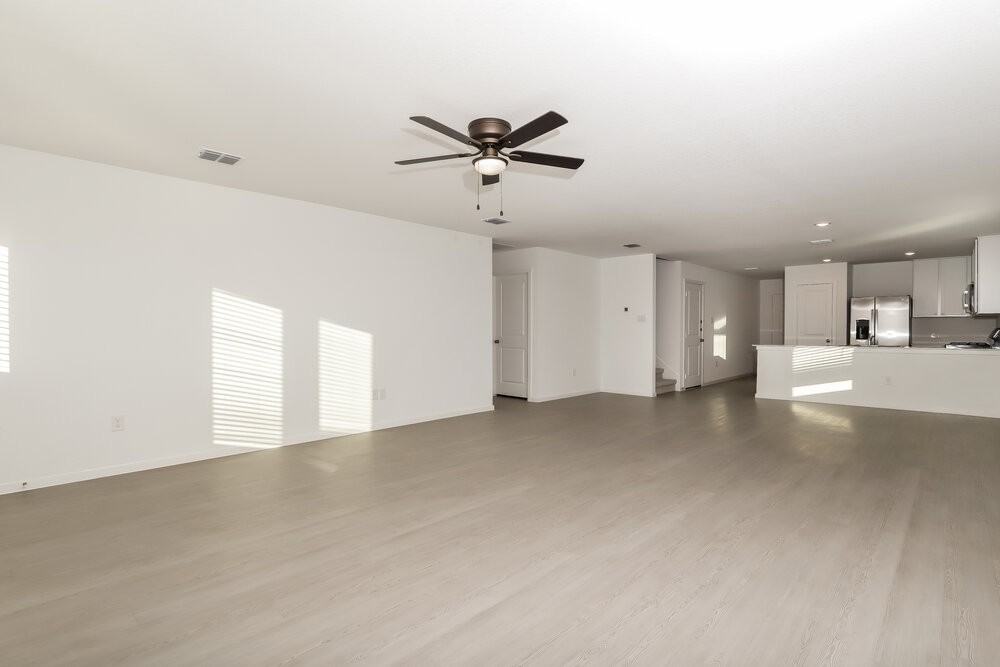 253 Amy Aly - Photo 6 of 17