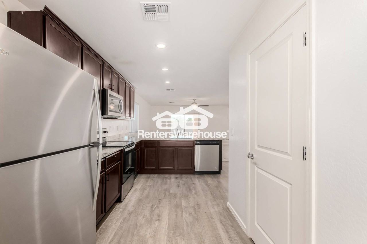 25785 W Samantha Way - Photo 7 of 16