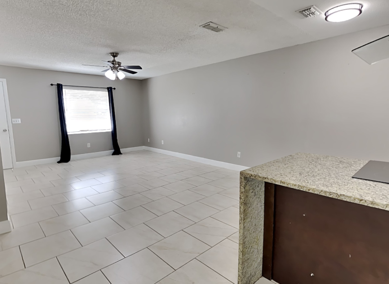 241 W Citrus St - Photo 4 of 26