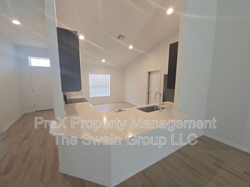 4613 Boston St - Photo 3 of 16