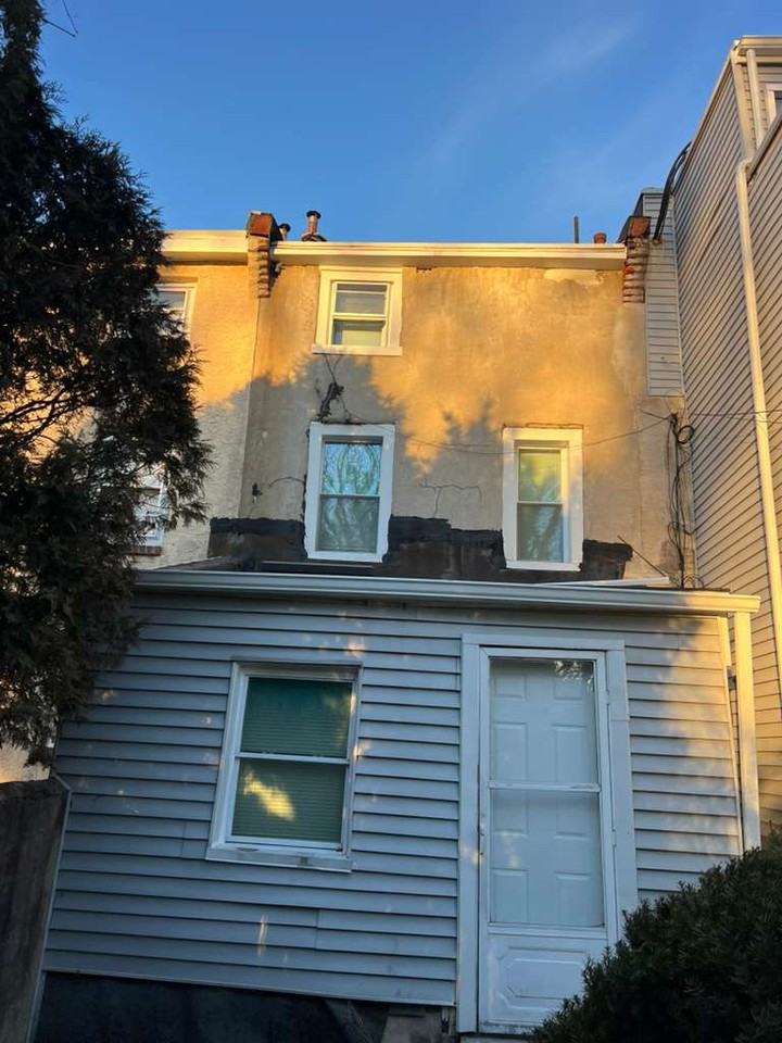 4938 Sheldon St - Photo 2 of 8