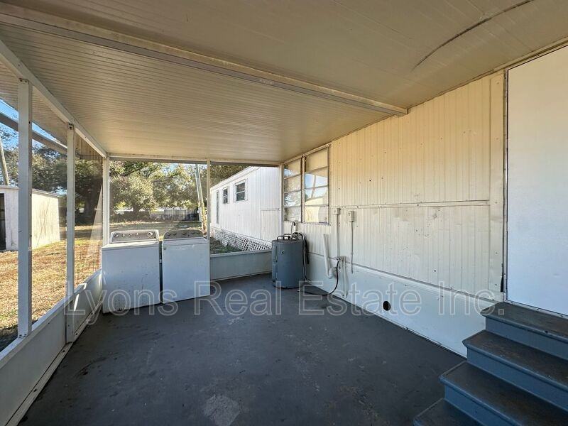 7891 Suncoast Dr - Photo 3 of 12