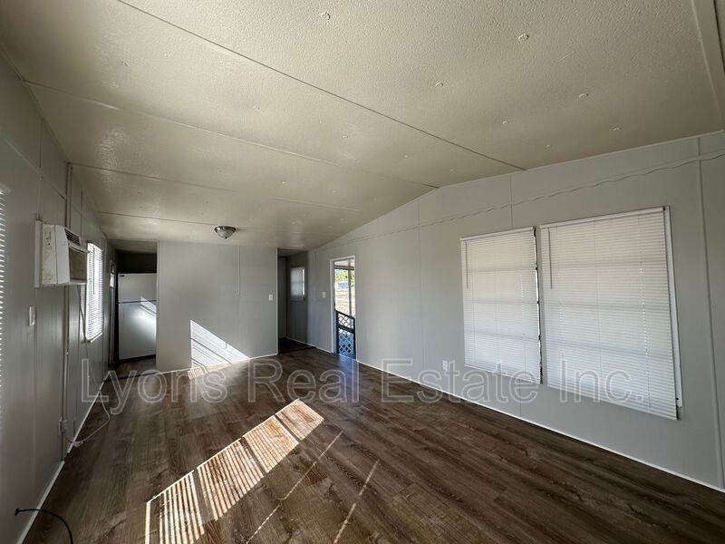 7891 Suncoast Dr - Photo 4 of 12