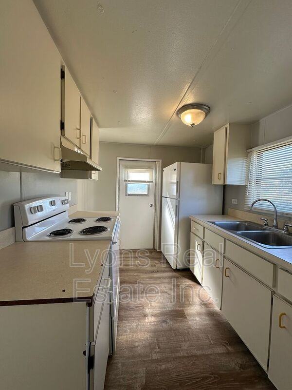 7891 Suncoast Dr - Photo 5 of 12