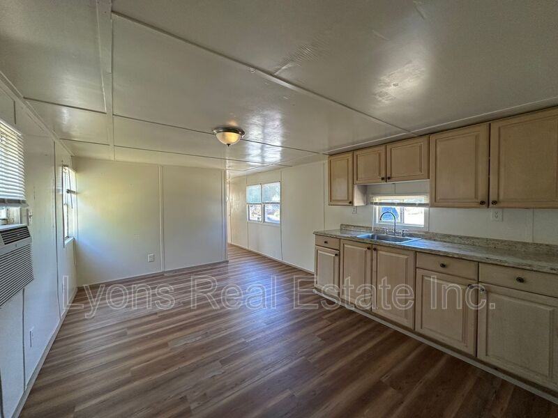 7849 Suncoast Dr - Photo 2 of 13