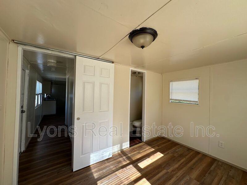 7849 Suncoast Dr - Photo 4 of 13