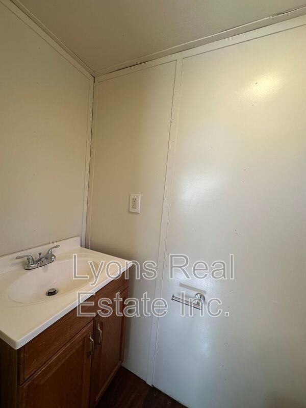 7849 Suncoast Dr - Photo 5 of 13