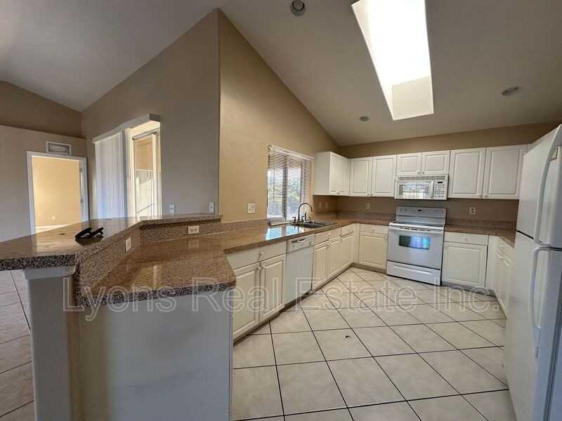 3015 40th St Sw - Photo 5 of 24