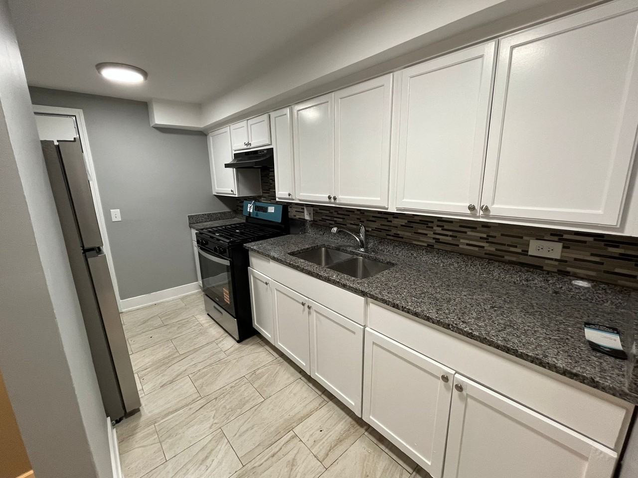 821 East 46th Street - Photo 3 of 10