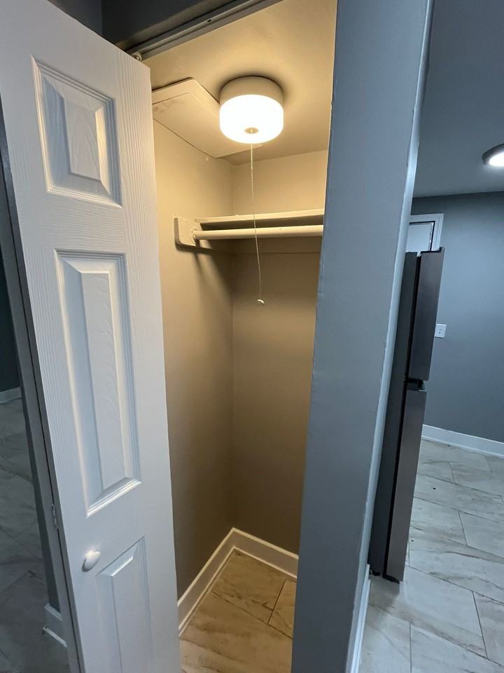 821 East 46th Street - Photo 4 of 10