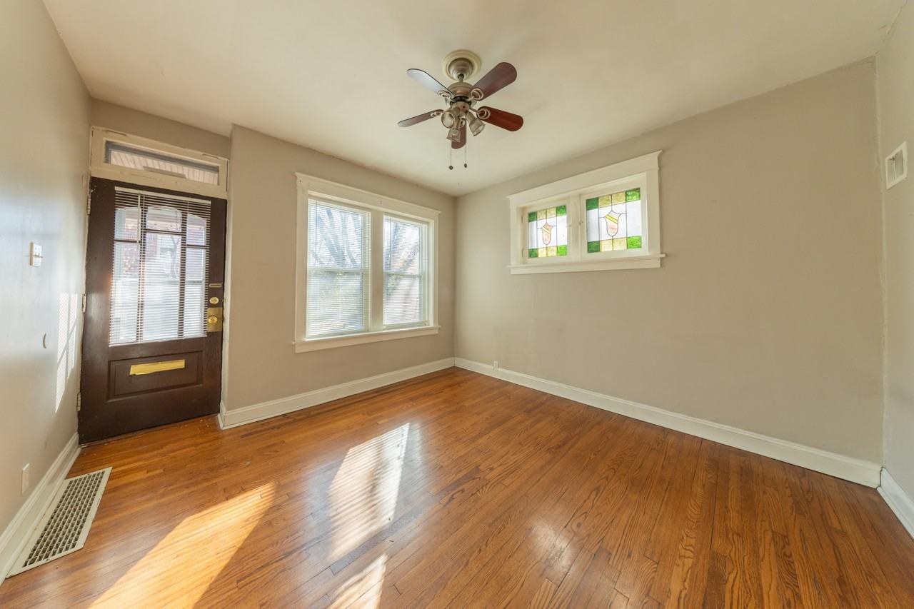 2009 Maury Ave - Photo 3 of 28