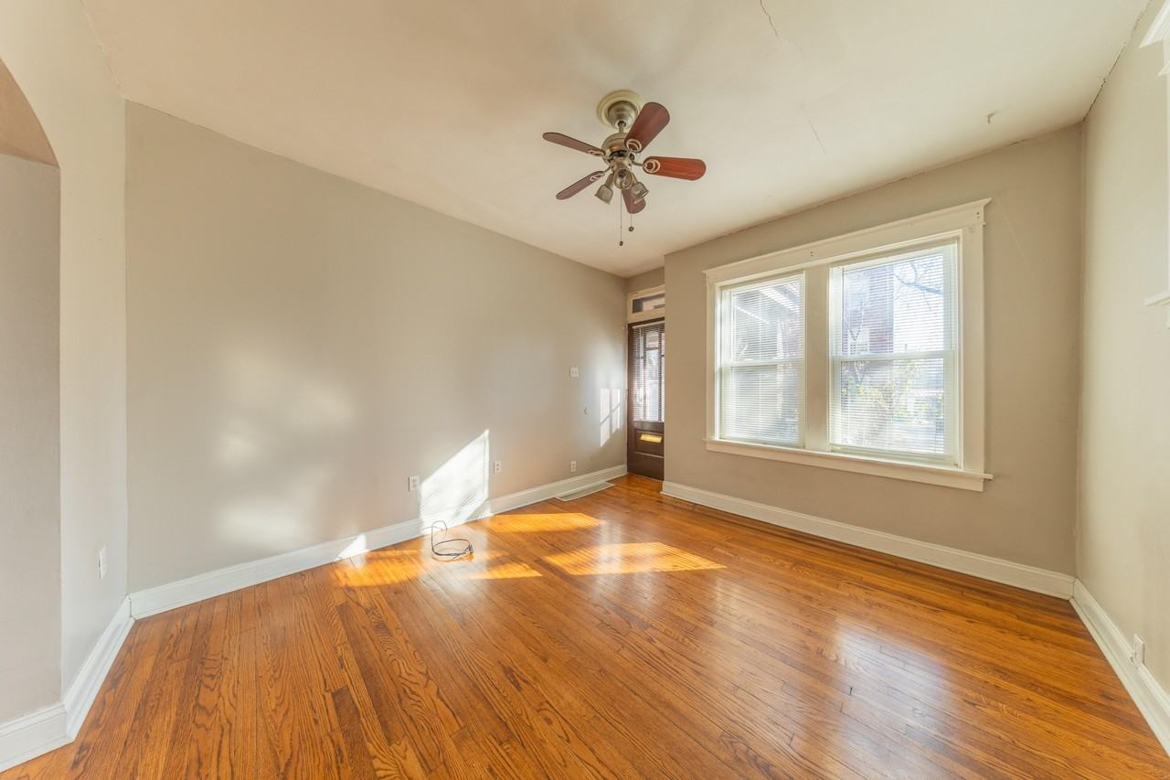 2009 Maury Ave - Photo 4 of 28