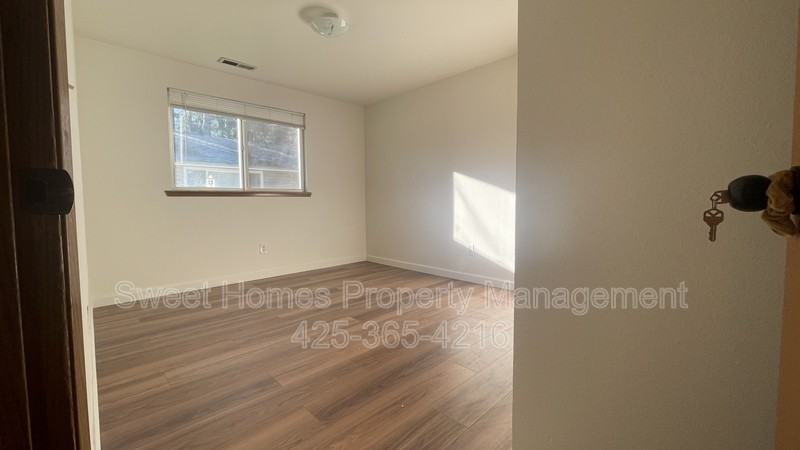 2007 131st Ave Ne - Photo 6 of 11