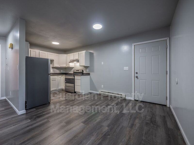 1104 N Walnut St #F - Photo 4 of 18