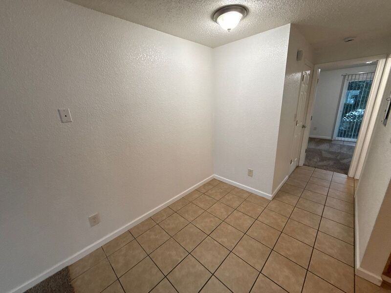 1015 5th Ave Sw #4 - Photo 6 of 18