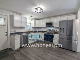 featured image of 162 College Ave