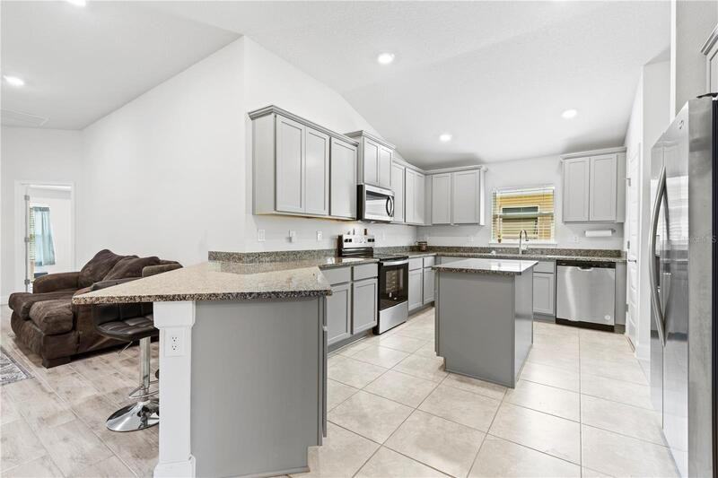 4370 Sagefield Dr - Photo 3 of 4