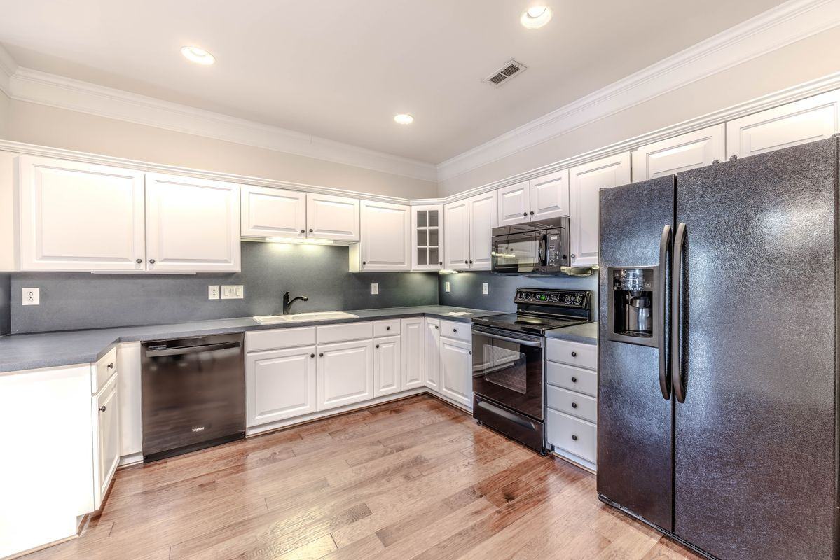 8189 Windsor Ridge Dr - Photo 5 of 23