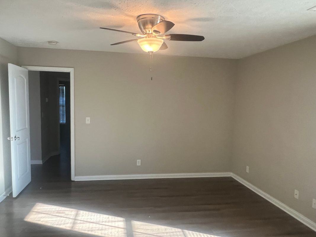 4903 Penrose Dr - Photo 3 of 14