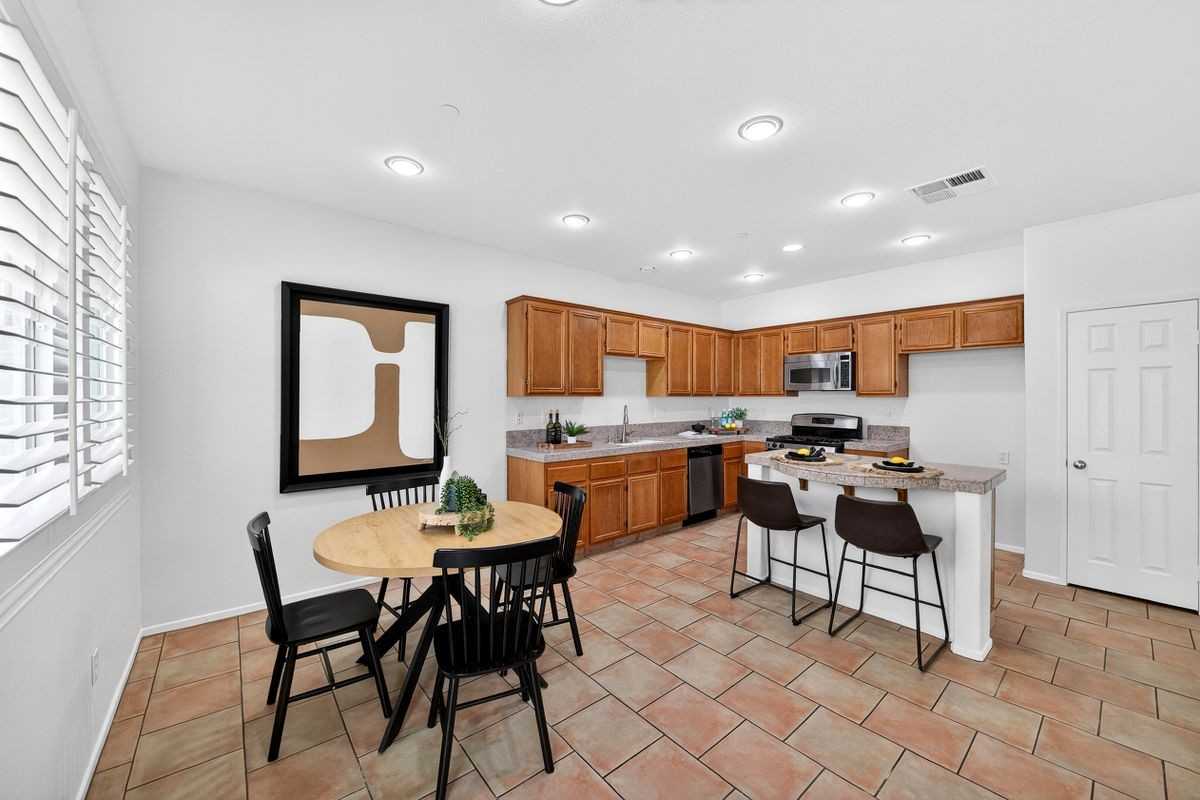 11515 Bridgecourt Dr - Photo 5 of 41