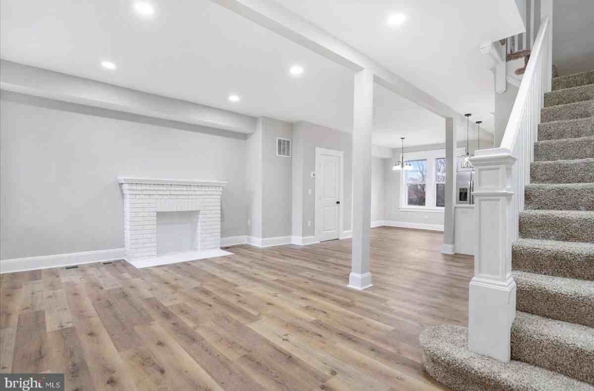 2307 N Ellamont St - Photo 2 of 4