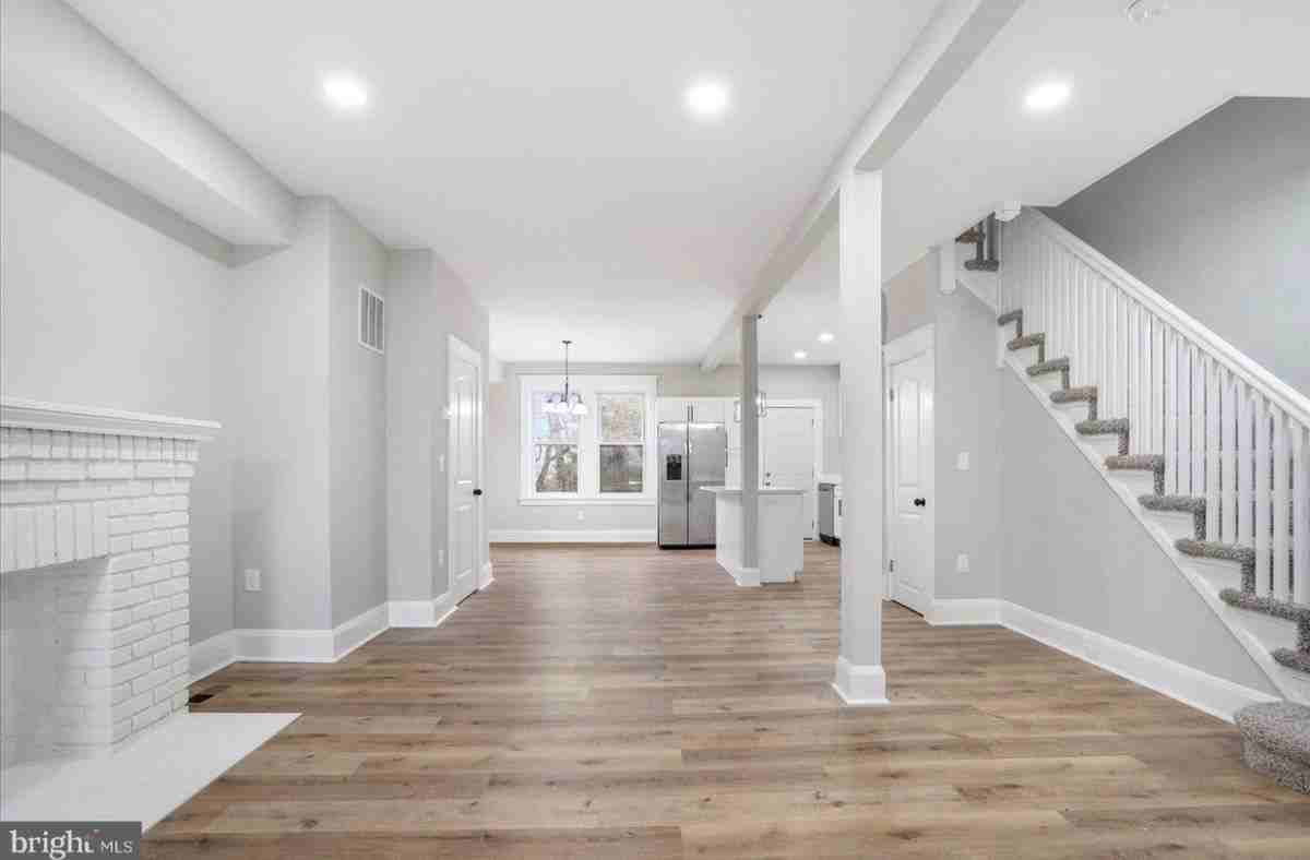 2307 N Ellamont St - Photo 3 of 4